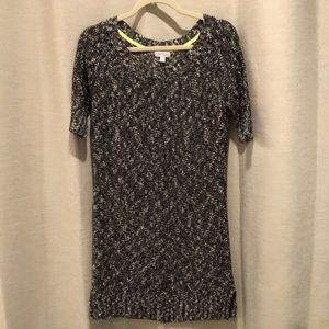 A Pea in the Pod maternity sweater